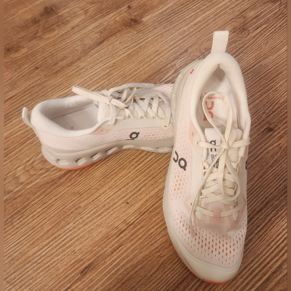 Size 9 On CloudsurferTrail 2. Running Women's White and Coral Athletic Shoes - Picture 9 of 11
